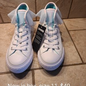 NEW Girls Block Party Converse